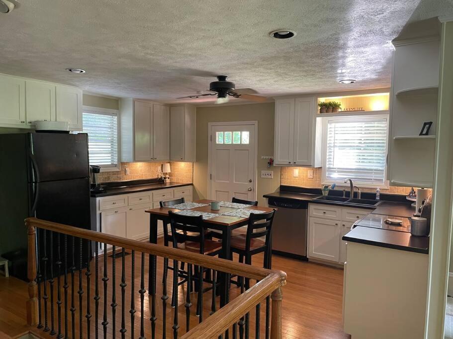הוילה דוסונוויל Cozy, Lake Lanier Property With Amazing Views מראה חיצוני תמונה
