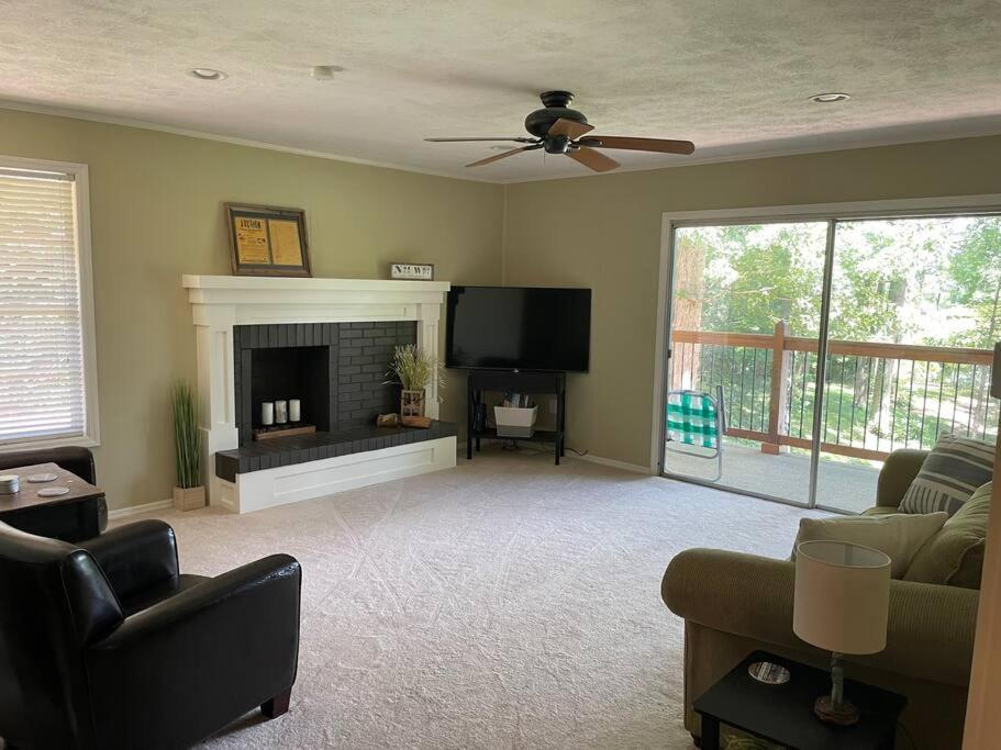 הוילה דוסונוויל Cozy, Lake Lanier Property With Amazing Views מראה חיצוני תמונה