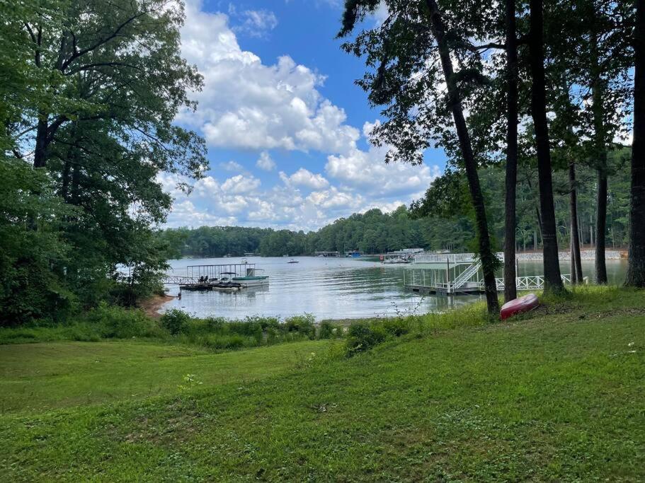 הוילה דוסונוויל Cozy, Lake Lanier Property With Amazing Views מראה חיצוני תמונה